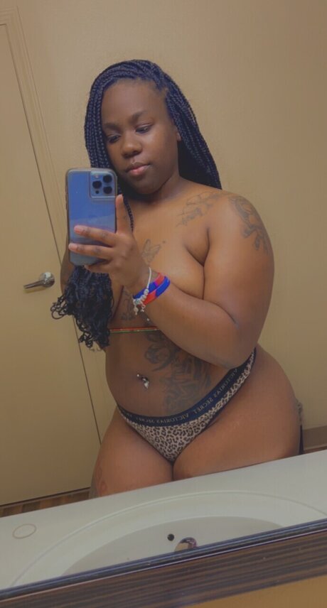 Photo nue de fuite OnlyFans de Niquenique