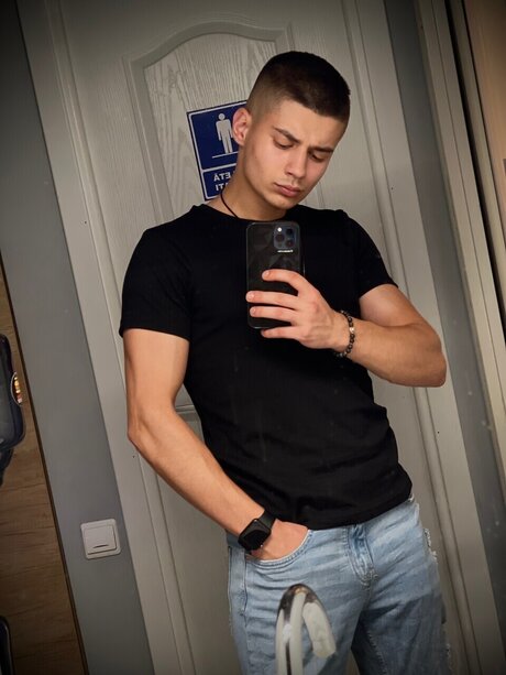 Photo nue de fuite OnlyFans de Gogalcea Marius