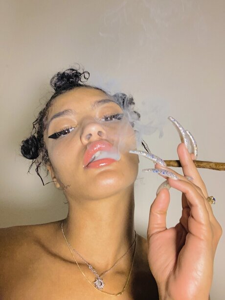 Photo nue de fuite OnlyFans de Naniiakuaxx
