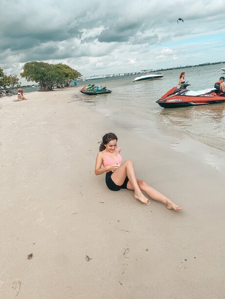 Photo nue de fuite OnlyFans de Feet Queen