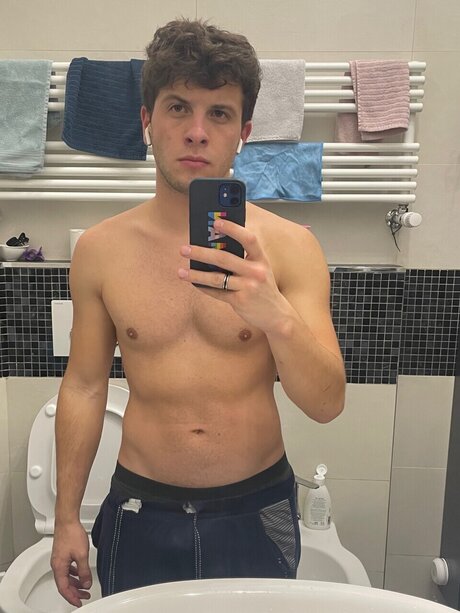 Photo nue de fuite OnlyFans de Luca Bronzi Tencalla
