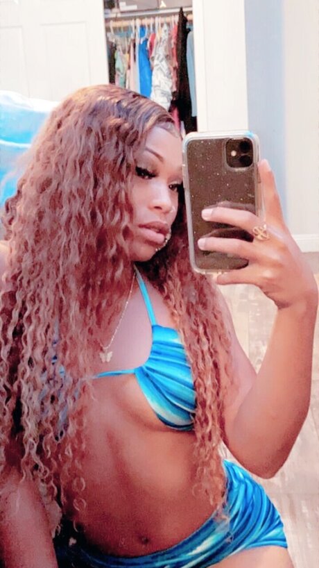 Photo nue de fuite OnlyFans de 50shadesofj