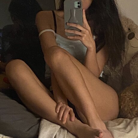 Photo nue de fuite OnlyFans de Honeypiegonewild
