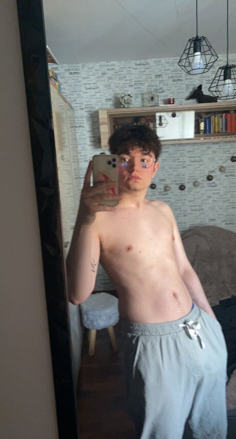 Photo nue de fuite OnlyFans de Adrian