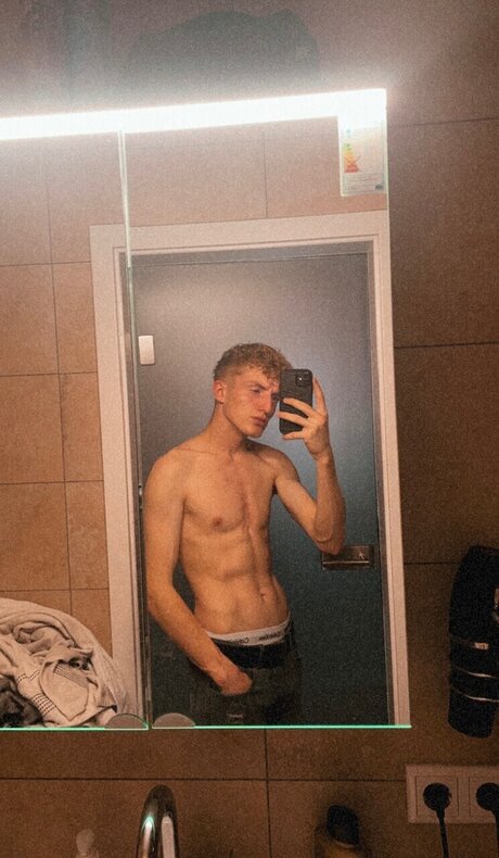 Photo nue de fuite OnlyFans de Miguel