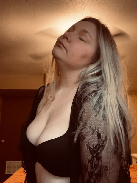 Photo nue de fuite OnlyFans de Marigold