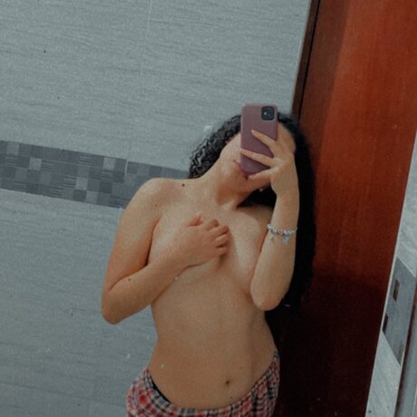 Photo nue de fuite OnlyFans de Alysa