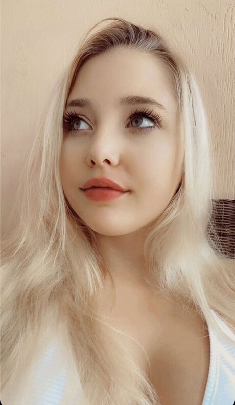 Photo nue de fuite OnlyFans de Olivia Salem