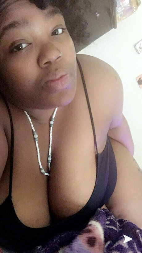Photo nue de fuite OnlyFans de Luminouscandi