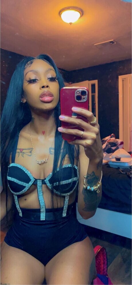 Photo nue de fuite OnlyFans de Sforeign 