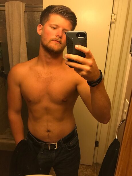 Photo nue de fuite OnlyFans de Tyler Austin