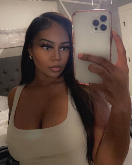 Photo nue de fuite OnlyFans de E Marie 