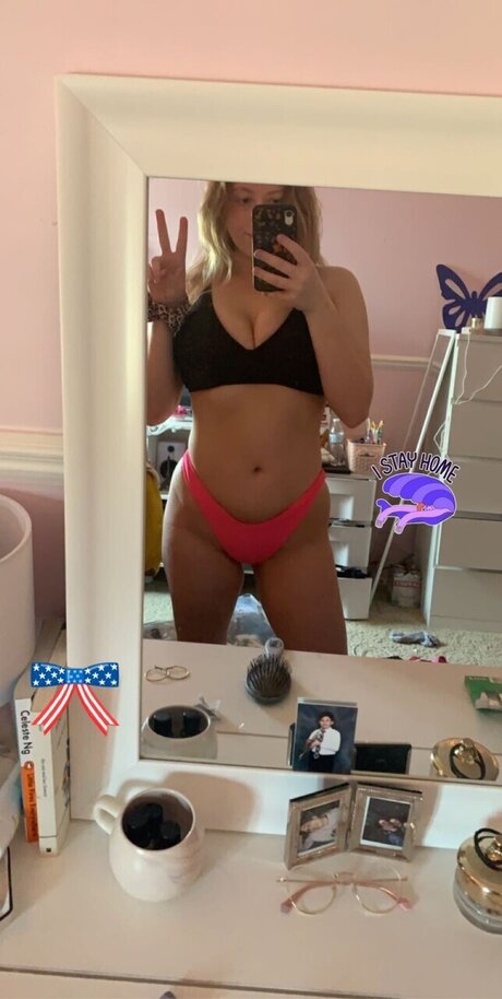 Photo nue de fuite OnlyFans de Butterfly Babe
