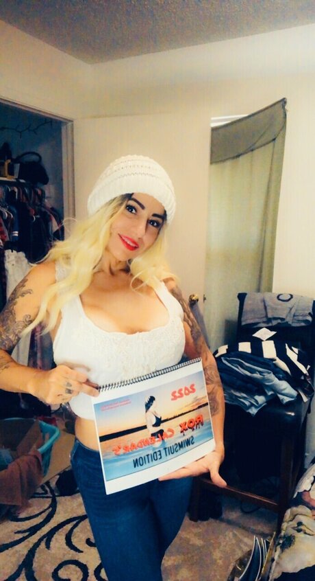 Photo nue de fuite OnlyFans de Roxanne Saldana