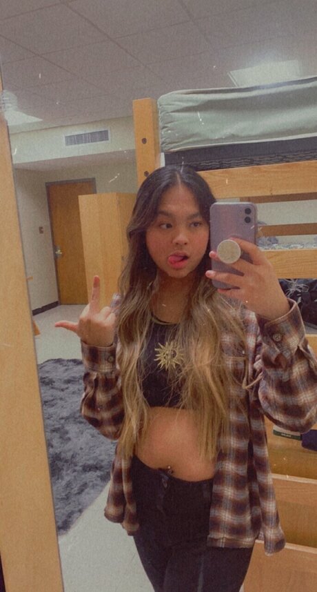 Photo nue de fuite OnlyFans de Trini Dang