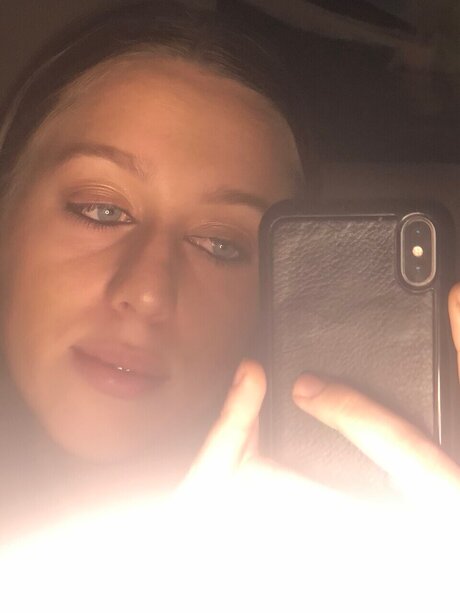 Photo nue de fuite OnlyFans de Ellie