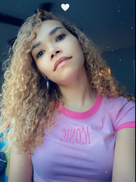 Photo nue de fuite OnlyFans de Ashley Savage