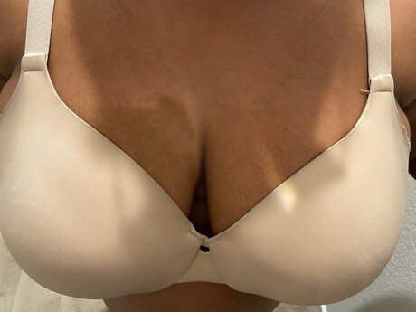 Photo nue de fuite OnlyFans de Alena Desire