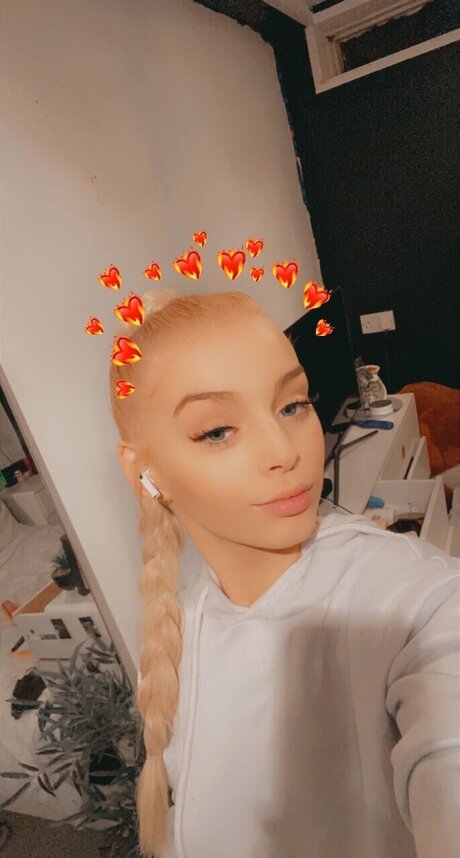 Photo nue de fuite OnlyFans de Ellie