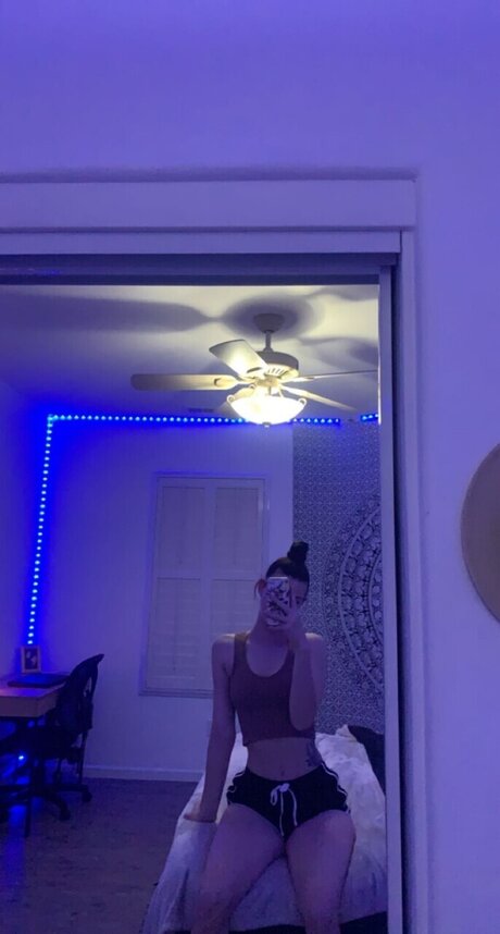 Photo nue de fuite OnlyFans de Hallie