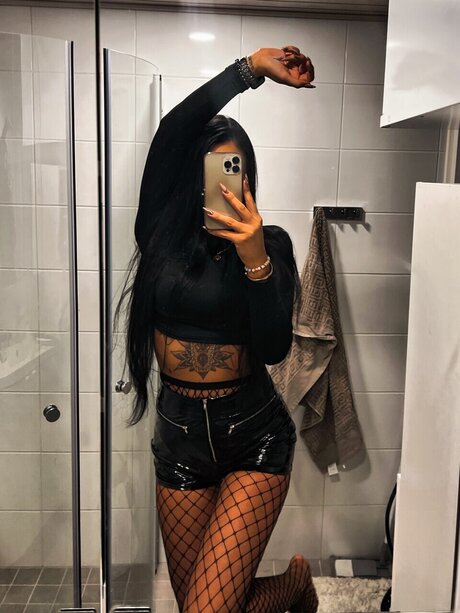 Photo nue de fuite OnlyFans de Caroly