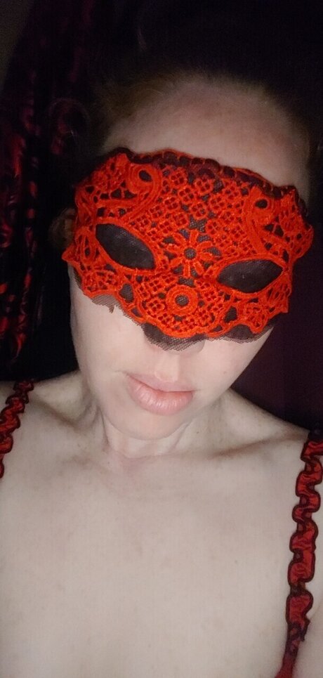 Photo nue de fuite OnlyFans de Maskedlingerie