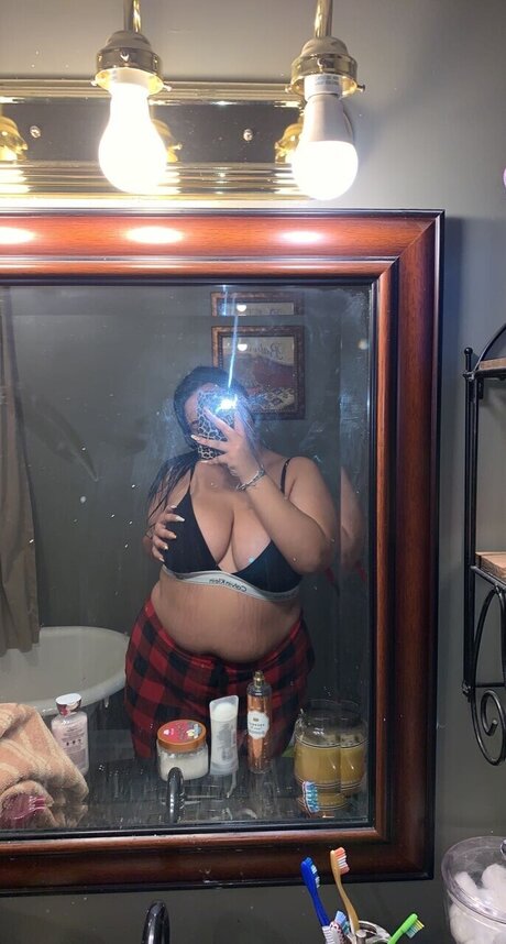 Photo nue de fuite OnlyFans de Kira