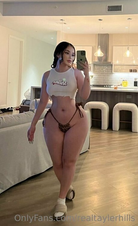Photo nue de fuite OnlyFans de Tayler Hills