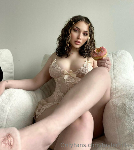 Photo nue de fuite OnlyFans de Tayler Hills