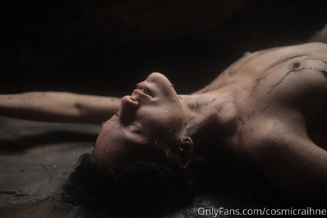 Photo nue de fuite OnlyFans de Touched By Nature