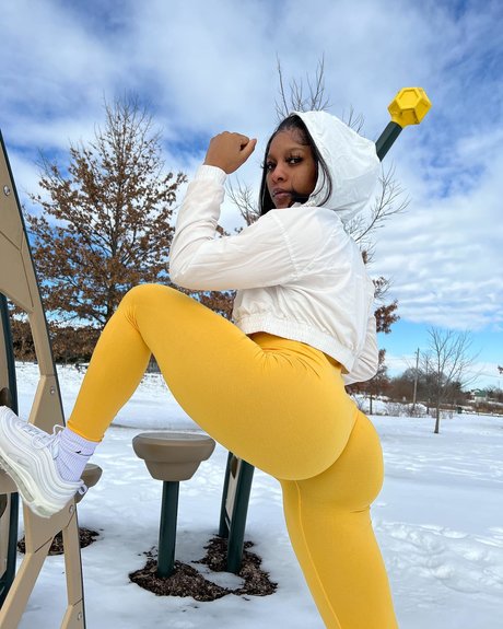 Photo nue de fuite OnlyFans de Saleema Mansur