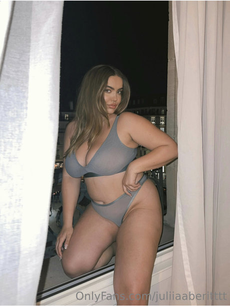 Photo nue de fuite OnlyFans de Julia Berit