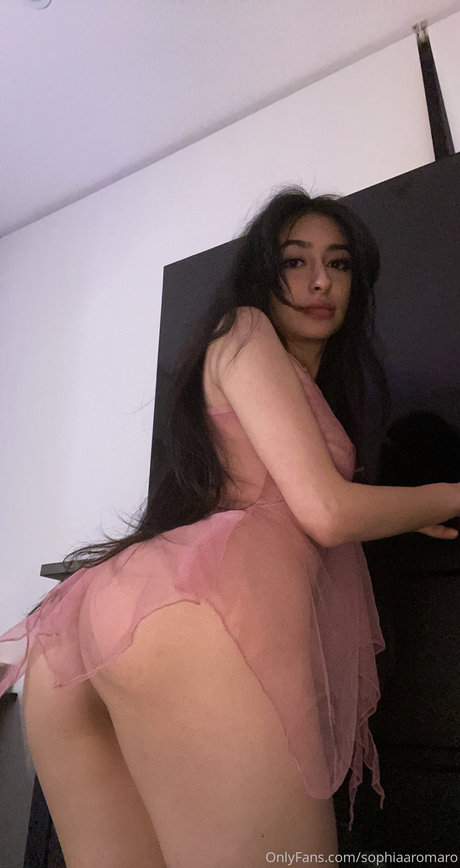 Photo nue de fuite OnlyFans de Sophia Romaro