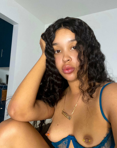 Photo nue de fuite OnlyFans de Belizeanprincesss
