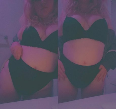 Photo nue de fuite OnlyFans de Tiramisueatsyou