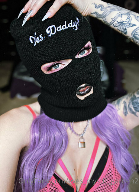 Photo nue de fuite OnlyFans de Evesmysticgarden2