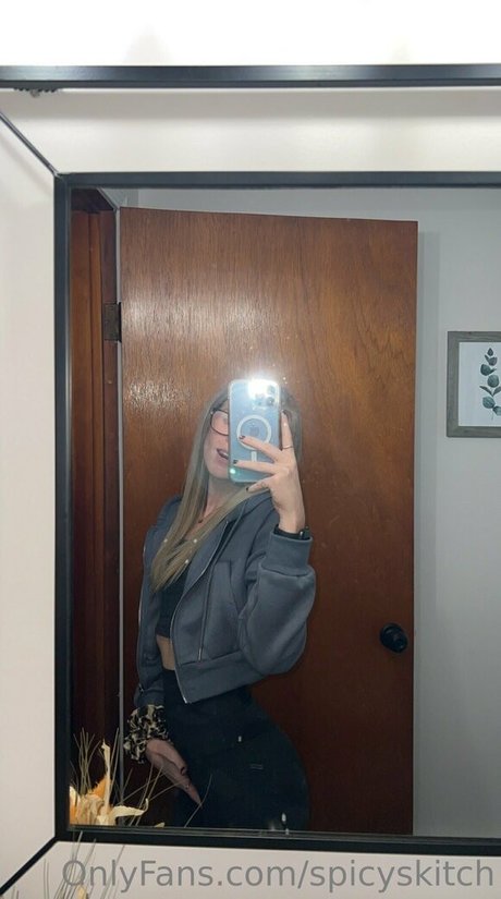 Photo nue de fuite OnlyFans de Spicyskitch