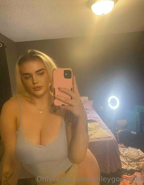 Photo nue de fuite OnlyFans de Ashleygoeswild