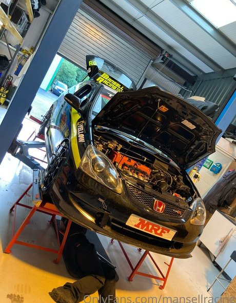 Photo nue de fuite OnlyFans de Mansellracing