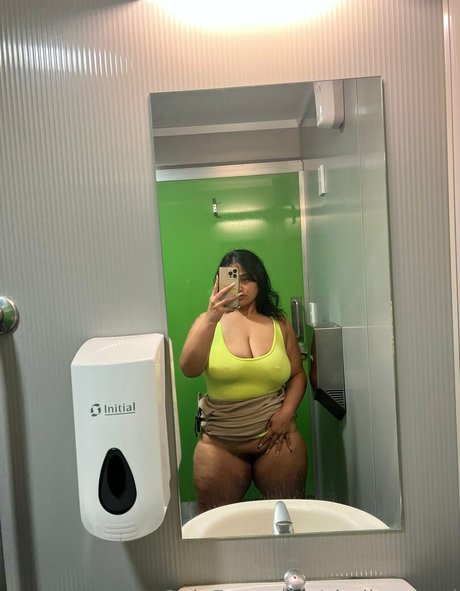 Photo nue de fuite OnlyFans de Shellzangel