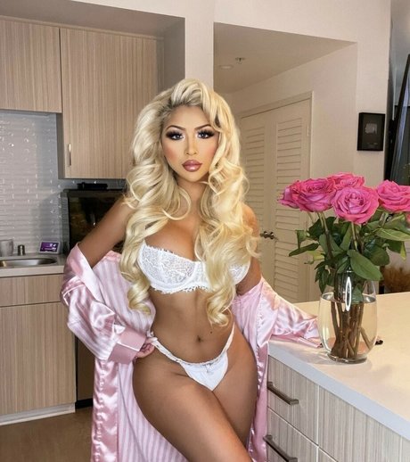 Photo nue de fuite OnlyFans de Elena Genevinne
