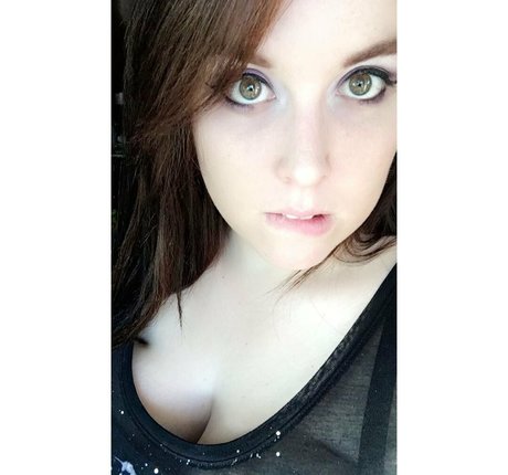 Photo nue de fuite OnlyFans de Ixoraursinia