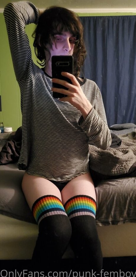 Photo nue de fuite OnlyFans de Punkfemboy