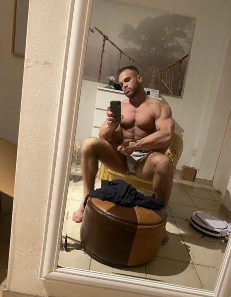 Photo nue de fuite OnlyFans de Flexmusclegod