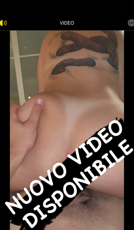 Photo nue de fuite OnlyFans de Lararoxyrox