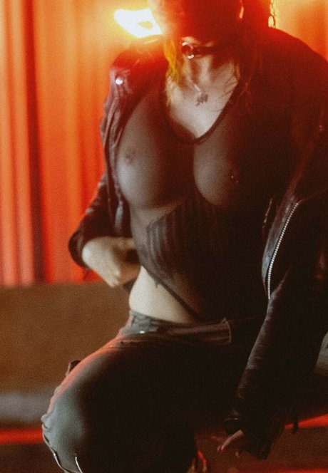 Photo nue de fuite OnlyFans de Skyhook Suicide
