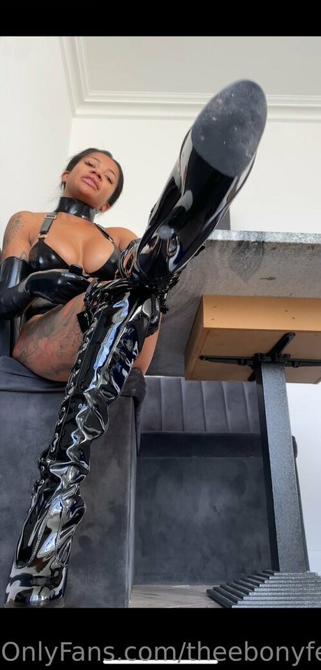 Theebonyfetishqueen