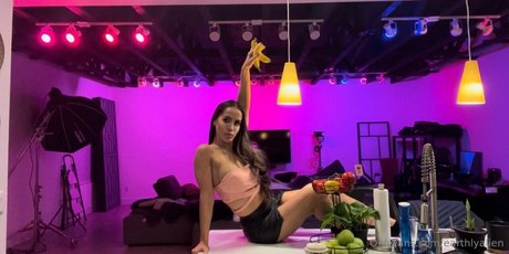 Photo nue de fuite OnlyFans de Earthlyalien