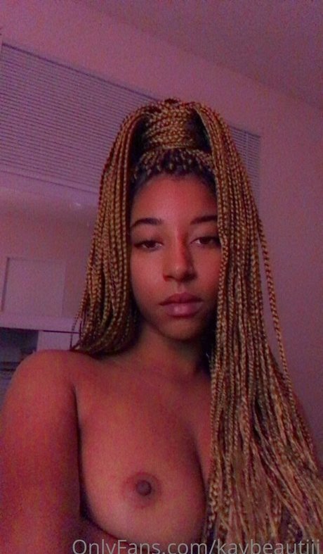 Photo nue de fuite OnlyFans de Kaybeautiii