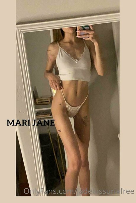 Photo nue de fuite OnlyFans de Jadelussuriafree